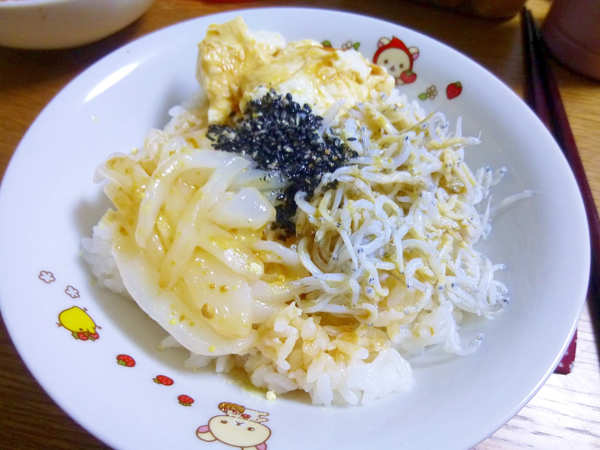 イカそうめんとシラス、豆腐の丼