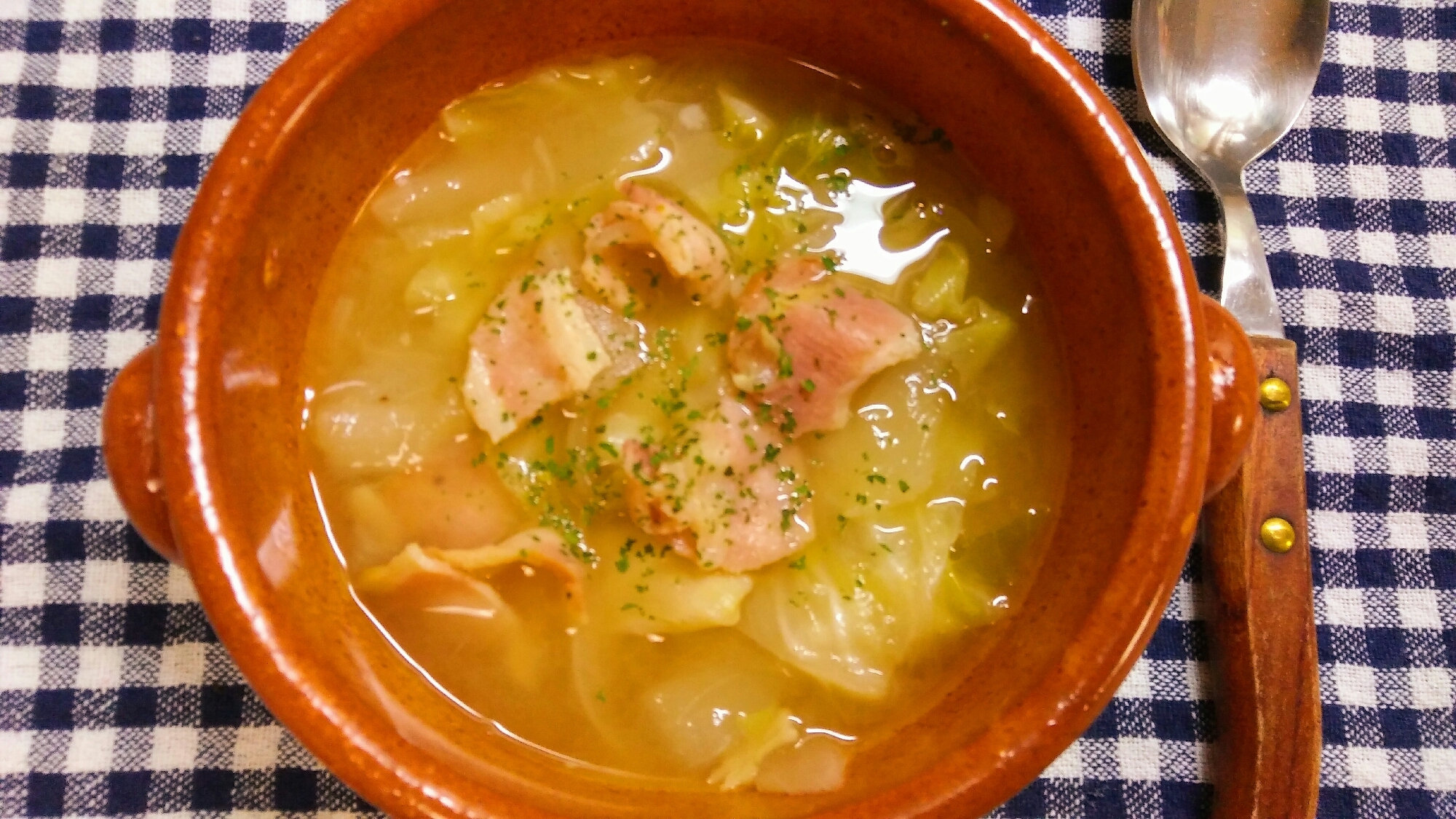 無水鍋で⭐★野菜の旨味たっぷりのコンソメスープ