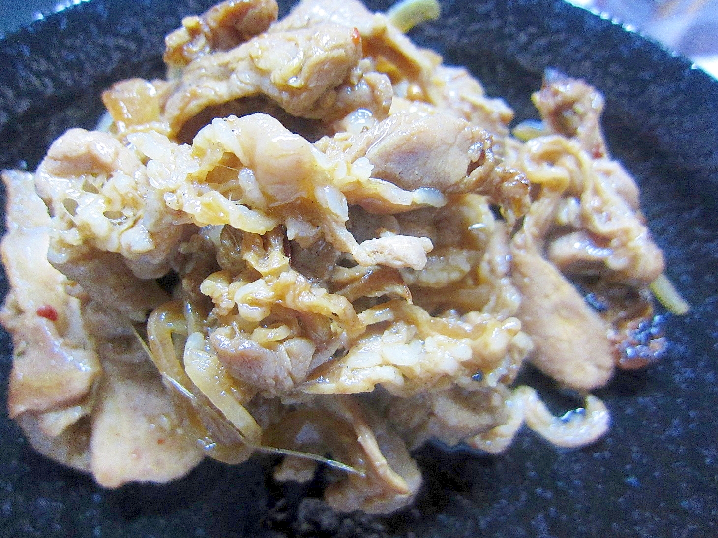 薄切り豚肉でピリ辛生姜焼き