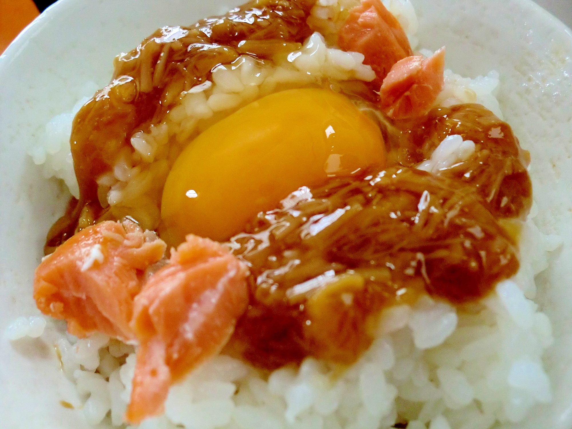 手作りだし醤油で♪なめ茸のせ卵かけごはん