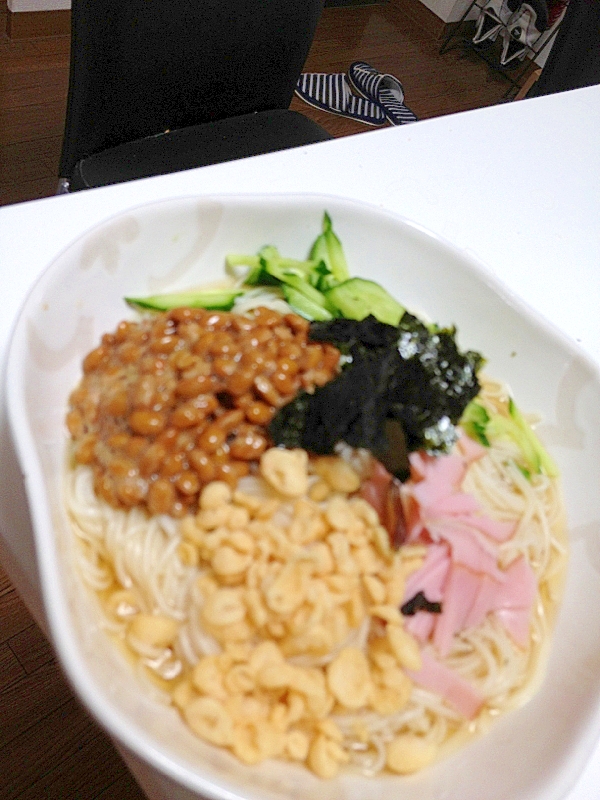 生姜風味の納豆サラダそうめん