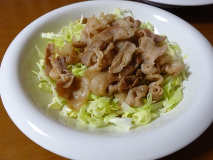 キャベツたっぷり！豚肉の甘辛焼きのせ