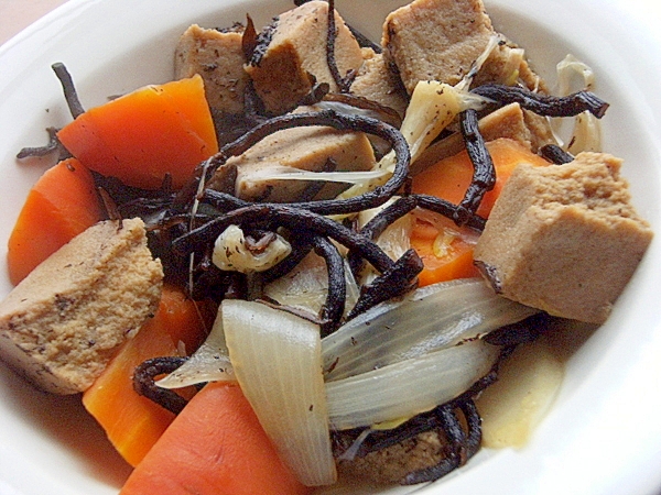 お袋の味でヘルシー❤高野豆腐＆ひじき＆根菜の煮物♪