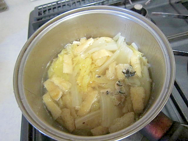 白菜と油揚げ牡蠣の味噌汁