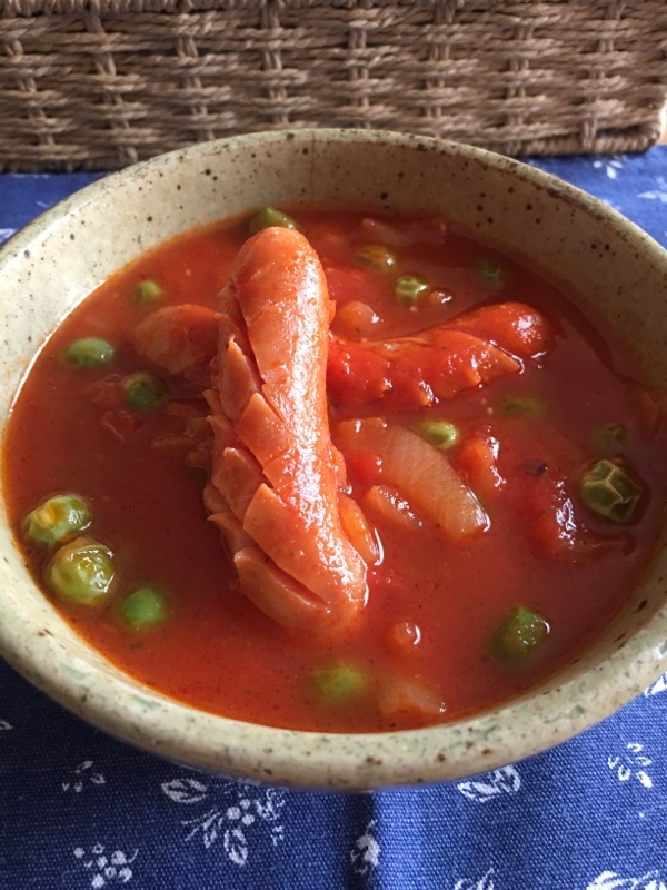 ウィンナーと豆のトマトスープ