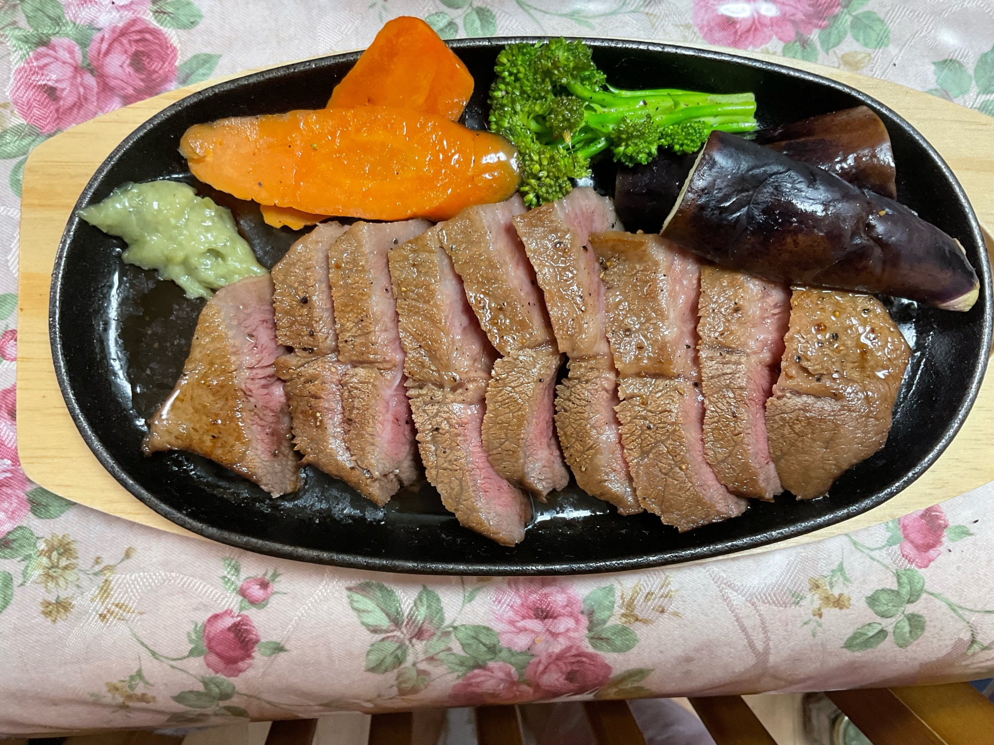 自家製ステーキ