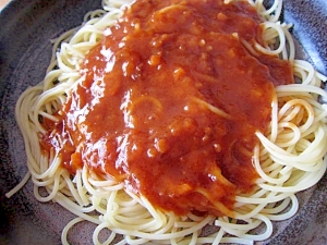 トマトソースパスタ