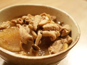 コトコト煮るだけ♪我が家の「もつ煮」