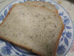 黒ゴマの食パン
