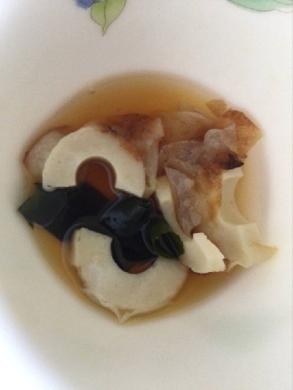 豆腐とちくわとわかめとネギのお吸い物