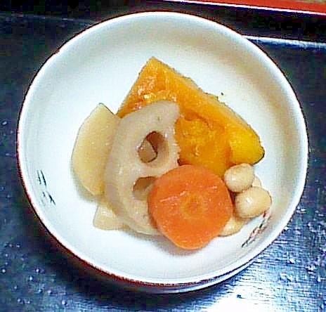 れんこんとかぼちゃと大豆の煮物