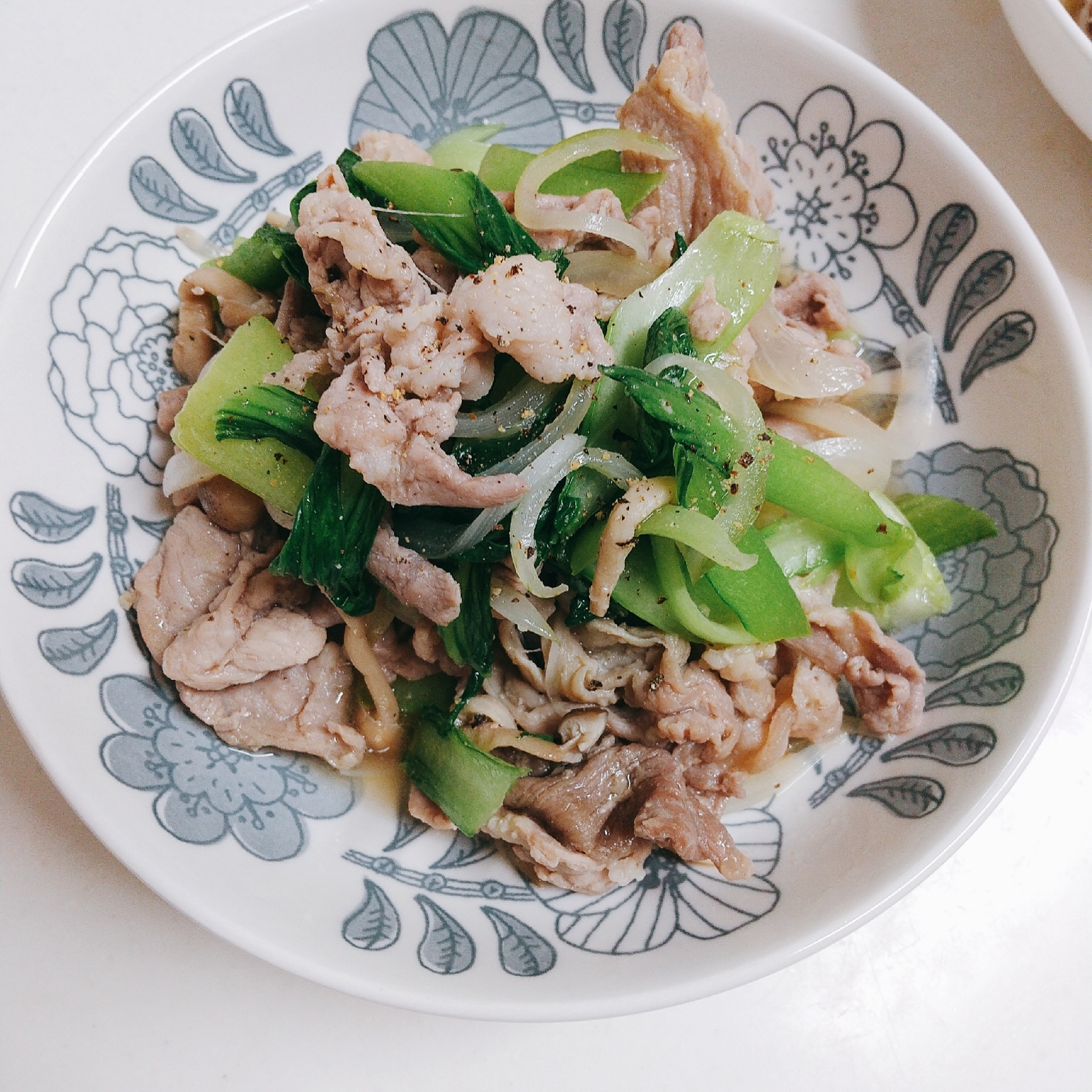 豚こま肉とチンゲン菜の塩にんにく炒め