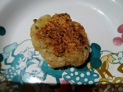 里芋の季節にピッタリだね❤材料あったから作ってみたモッチモチでヘルシーで美味しかった。遅くなったけど結后は羽生結弦選手のファンだから適当につけてユキのつもりw