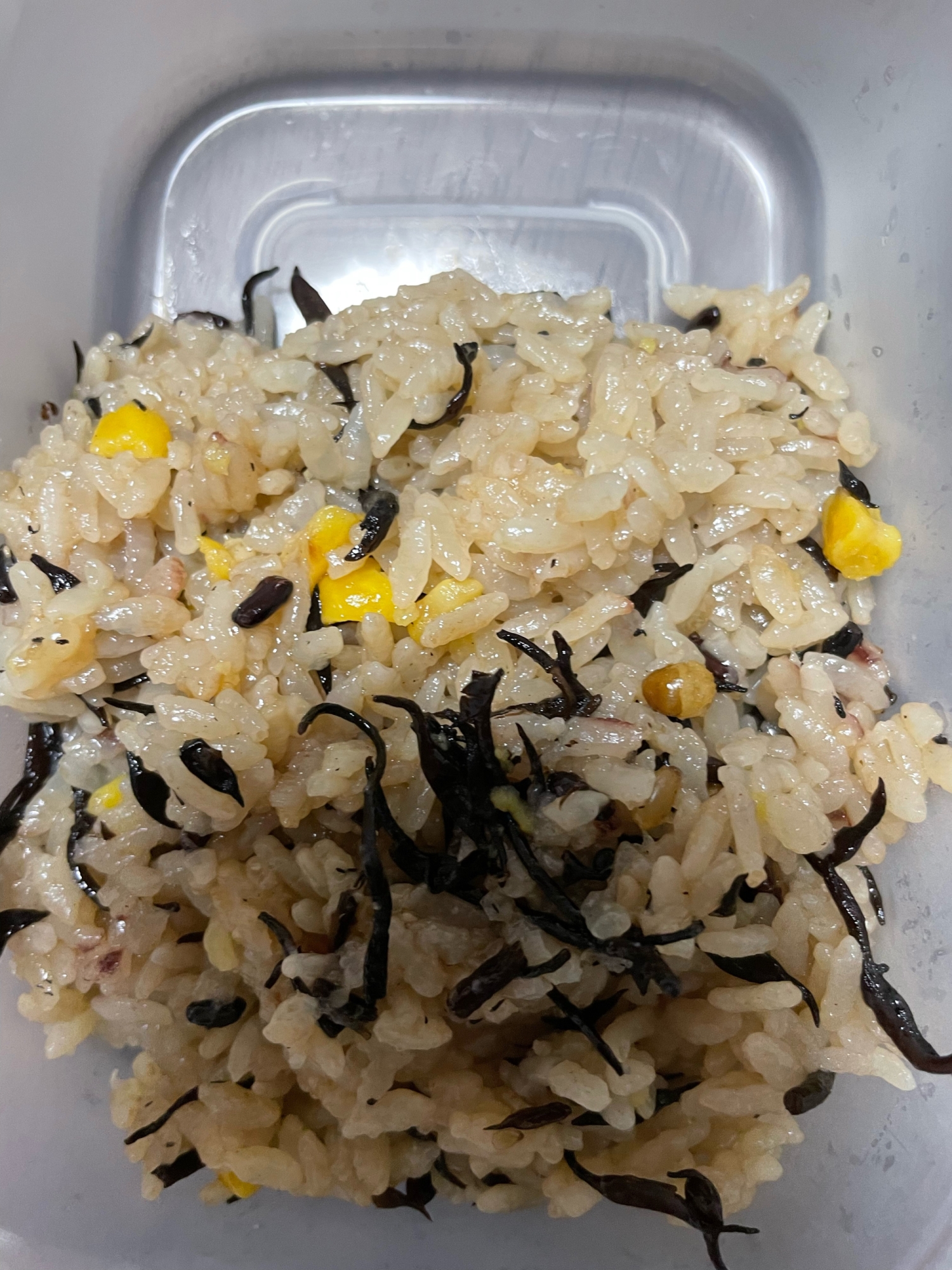 雑穀米入りひじきの炊き込みご飯