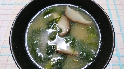 椎茸と小松菜の味噌汁✨