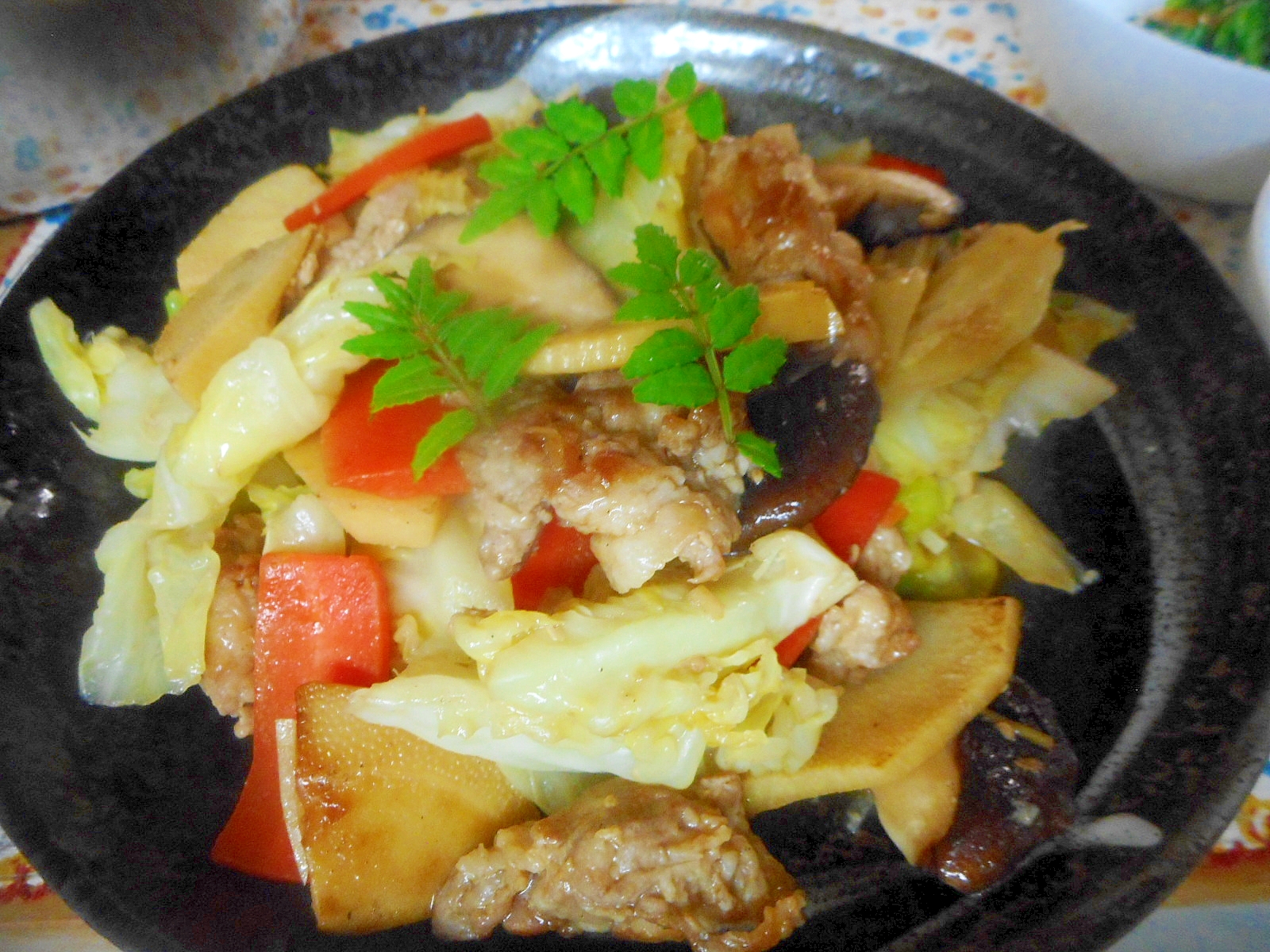 タケノコと春キャベツの醤油麹炒め木の芽風味