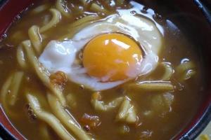 レトルトカレーと冷凍うどんで カレーうどん レシピ 作り方 By ひろりん１１０６ 楽天レシピ