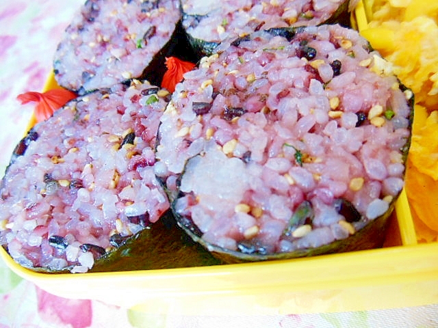 黒米ご飯de❤らっきょう酢と大葉としそ梅の巻き寿司