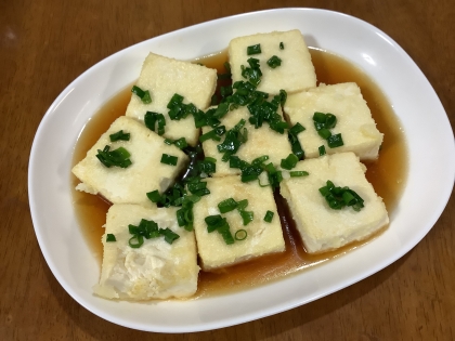 あけぼのさん♪焼いた豆腐ですが、ネギの香りが良くとても美味しかったです！昨日は暑かったですね。一気に衣替えで、冬物の片付けや洗濯が大変。寒いのも、暑いのも苦手。