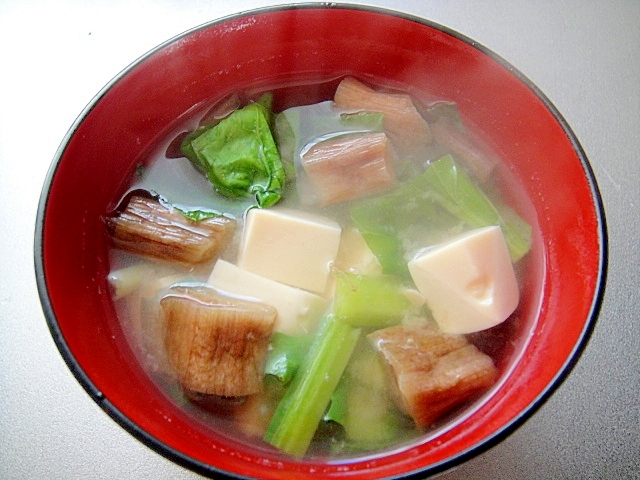 豆腐と芋がら小松菜の味噌汁