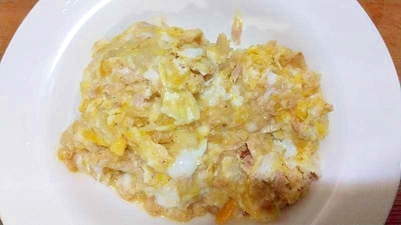 ツナ卵炒め丼/玉ねぎ大蒜マヨ味