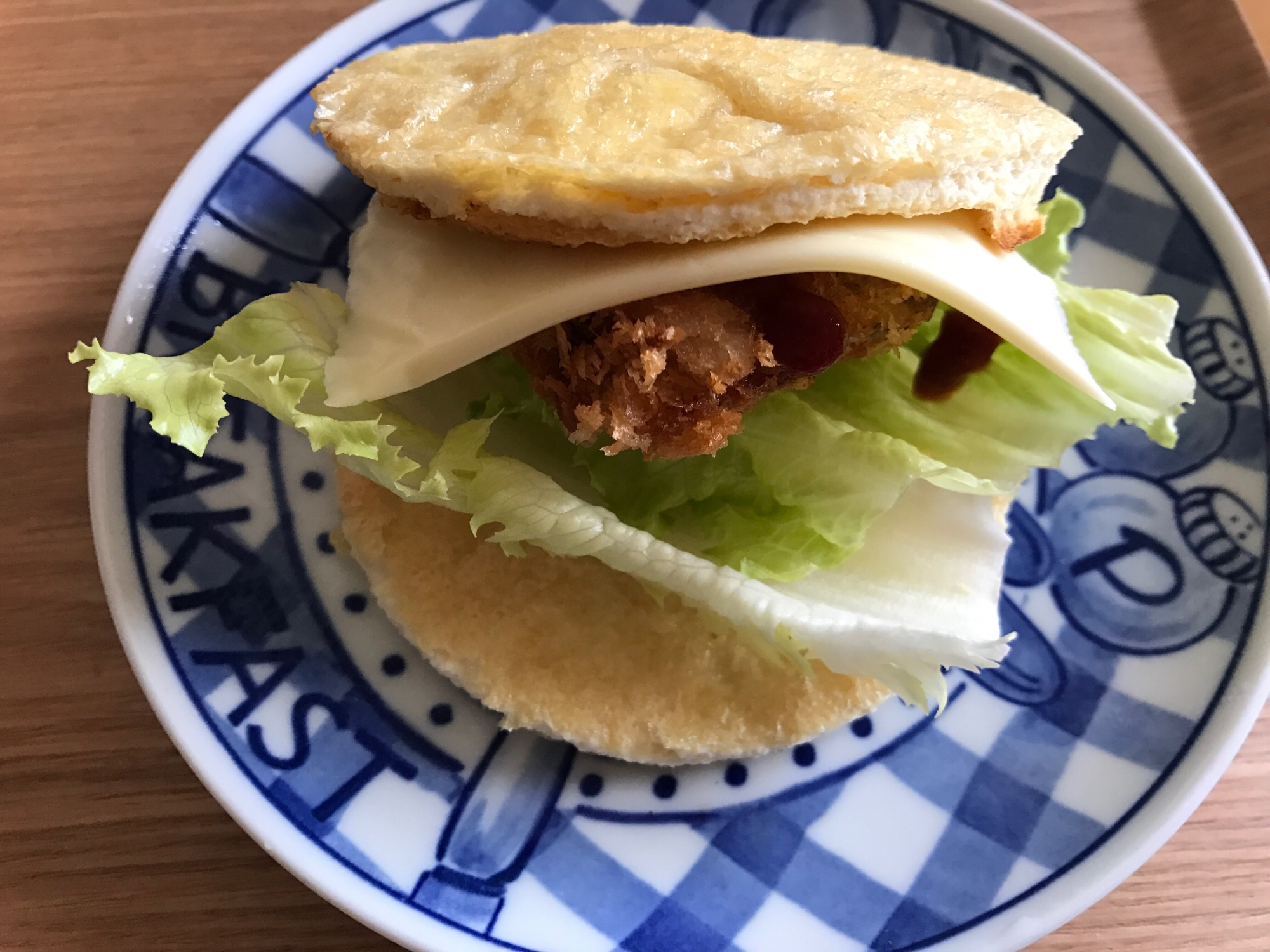 油揚げでチキンカツバーガー