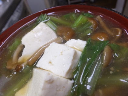 なめこと豆腐、小松菜の味噌汁