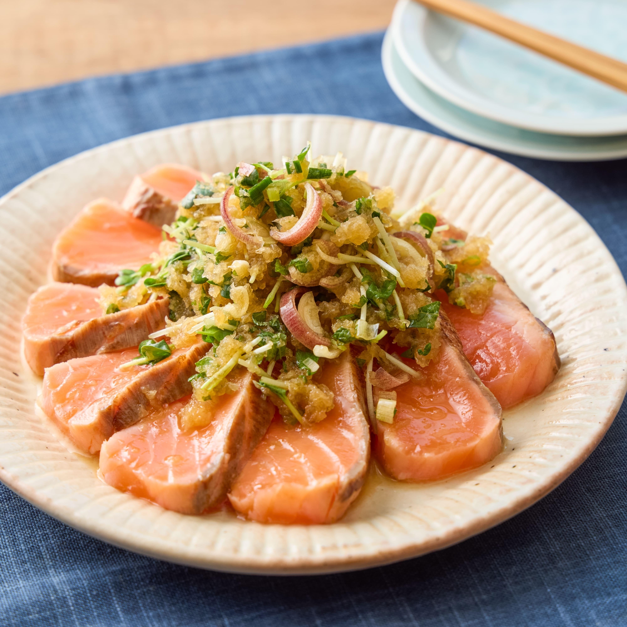 炙りエンペラーサーモン 香味おろしソース