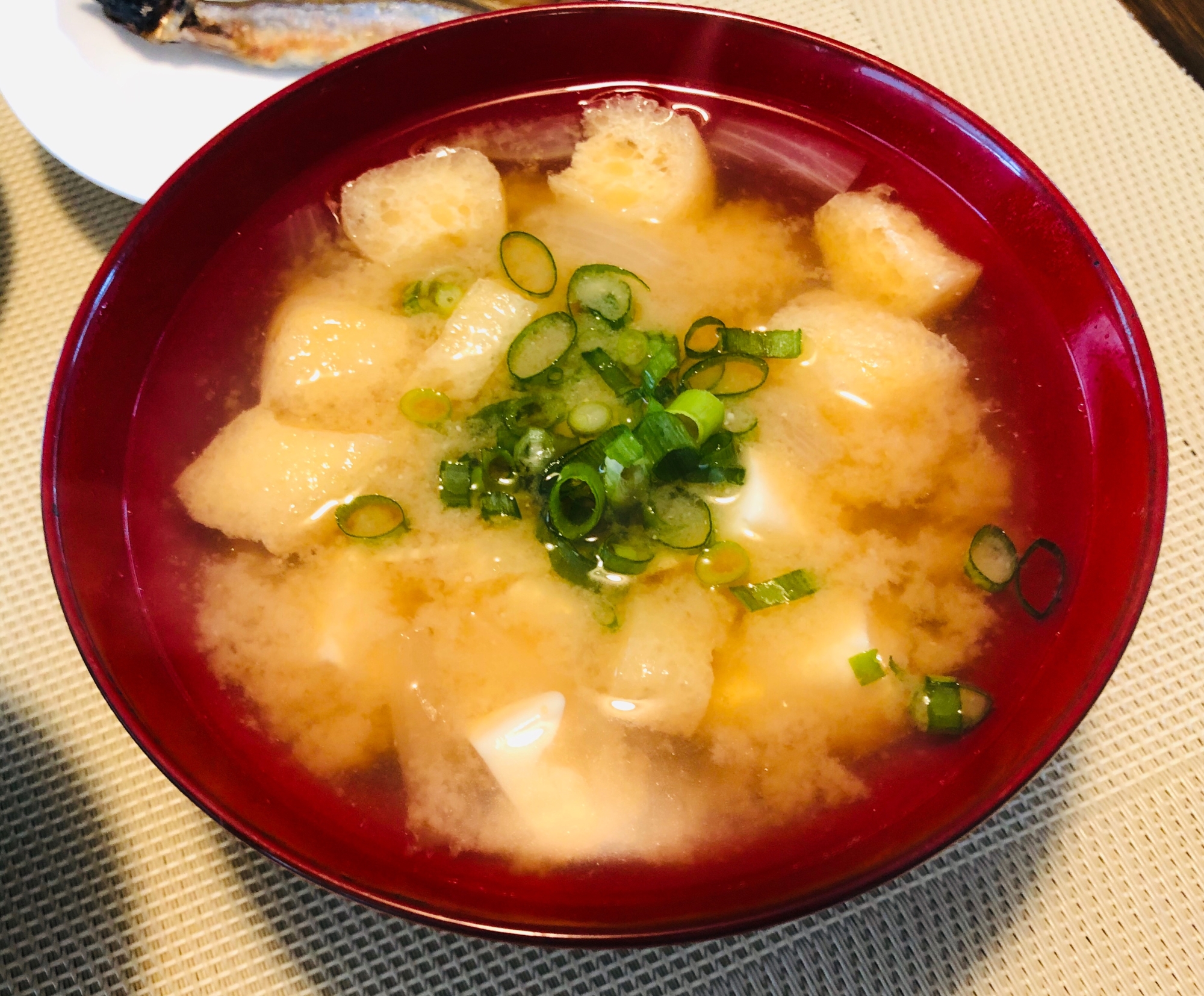 油揚げと豆腐のお味噌汁