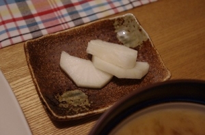 我が家の常備食☆大根の甘酢漬け