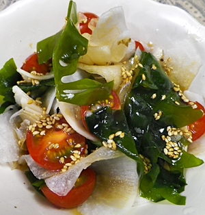 大根トマトワカメの中華風サラダ