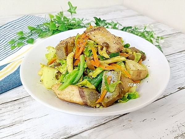 ブリとキャベツのカレー炒め