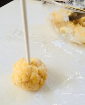 子供も喜ぶ バームクーヘンでチョコがけロリポップ レシピ 作り方 By Harei 楽天レシピ 子供も喜ぶ バームクーヘンでチョコがけロリポップ レシピ 作り方 By Harei 楽天レシピ