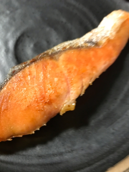 えごま油で焼く焼き鮭
