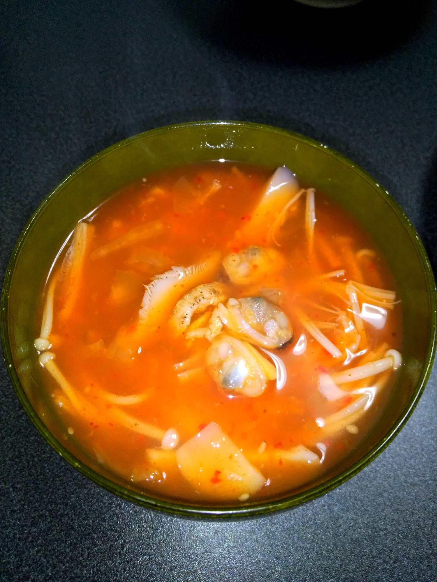 魚介の旨味！キムチのスープ