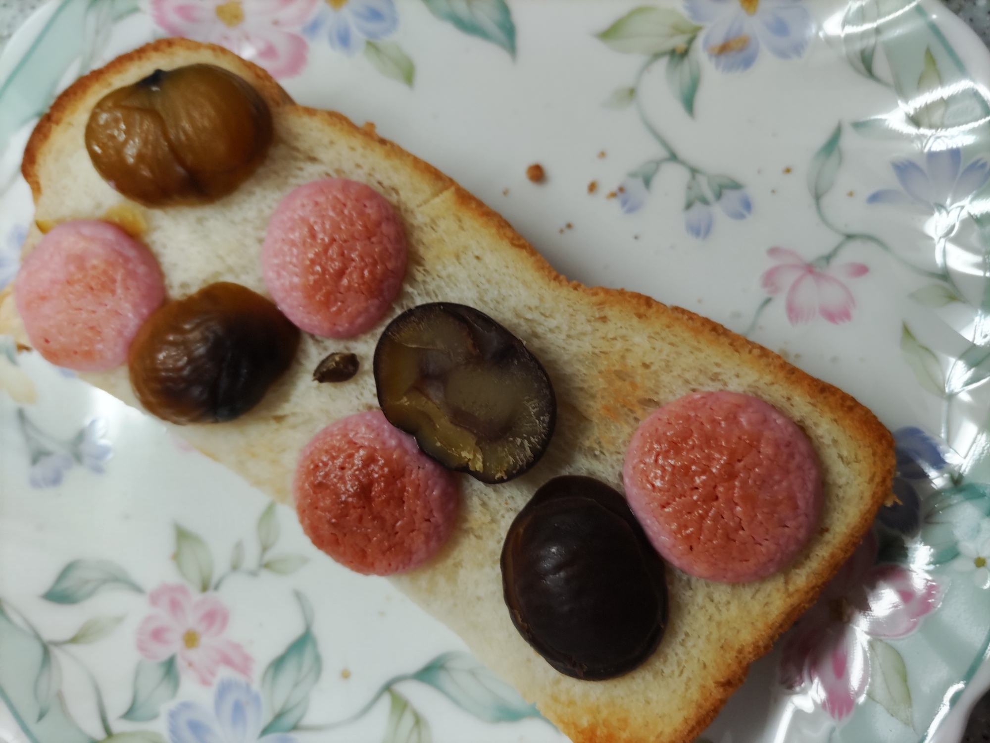 甘栗と苺チョコのはちみつトースト