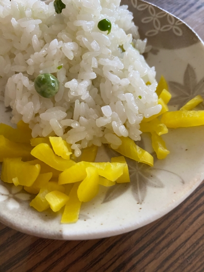 グリーンピースご飯 ♪