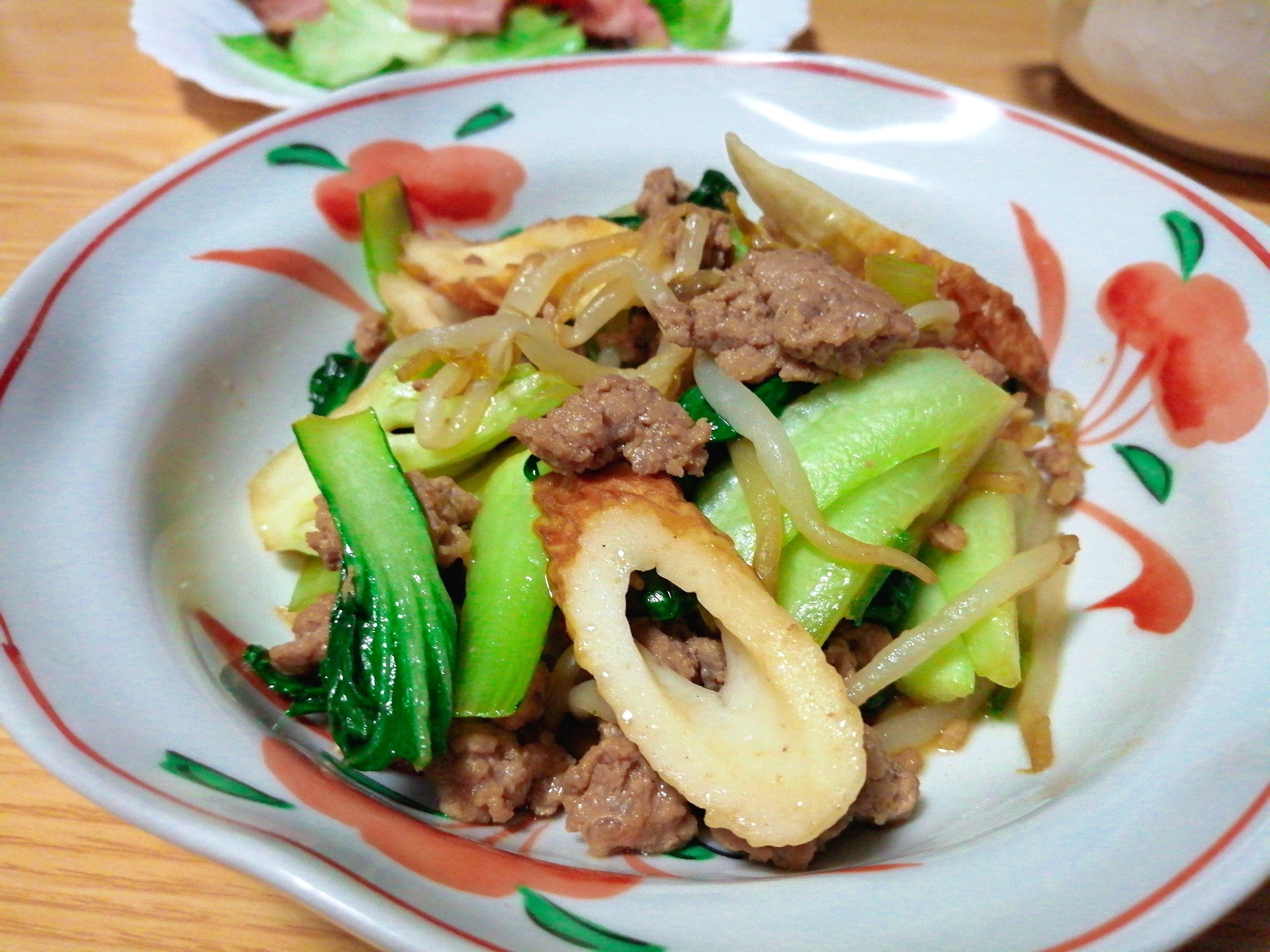 豚ひき肉チンゲン菜もやしちくわのオイスター炒め