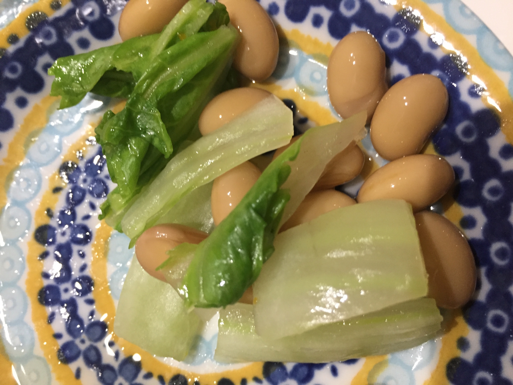 少し漬物風味に！塩漬け水煮大豆と白菜！