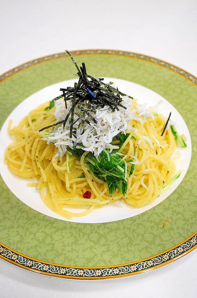 和風なシンプルパスタ しらすと水菜のペペロンチーノ レシピ 作り方 By Oppeke22 楽天レシピ 和風なシンプルパスタ しらすと水菜のペペロンチーノ レシピ 作り方 By Oppeke22 楽天レシピ