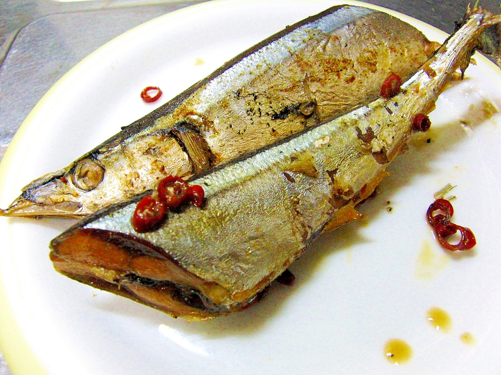 頭も中骨も食べられてエコ!塩サンマの昆布茶煮