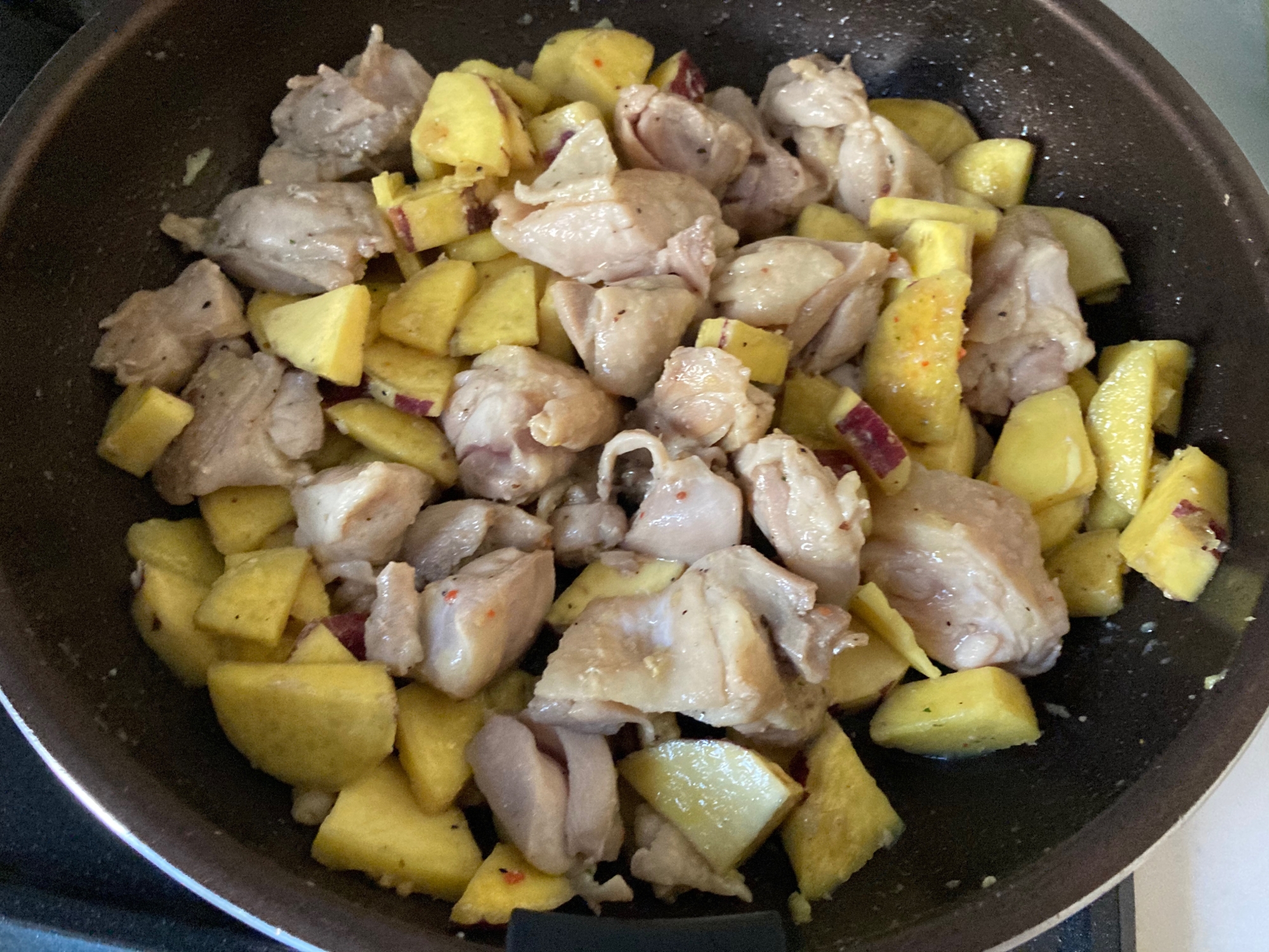 さつま芋とネギと鶏肉炒め^_^