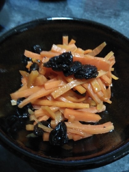 レーズンも人参も大量にあったので作ったのですが、あっという間になくなりました!美味しかったです!