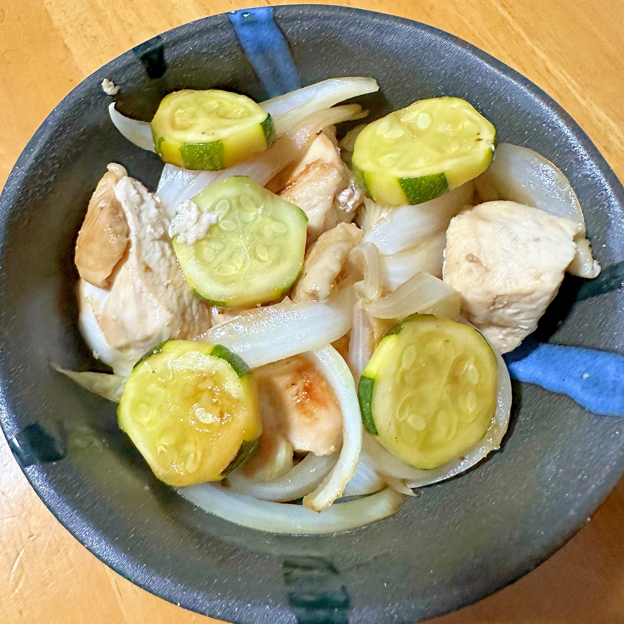 ズッキーニと鶏むね肉のポン酢炒め ₊❀̥୭