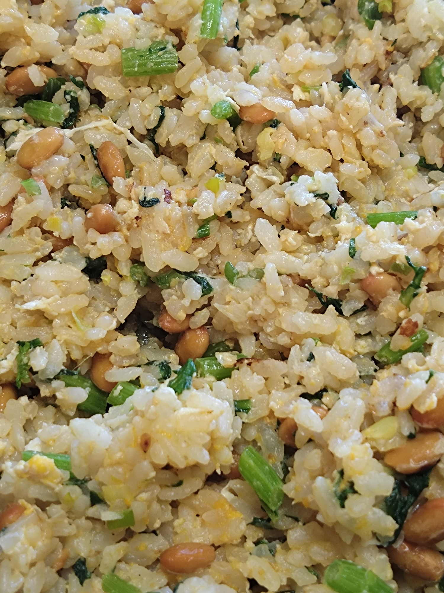 春菊と納豆の焼き肉のタレチャーハン