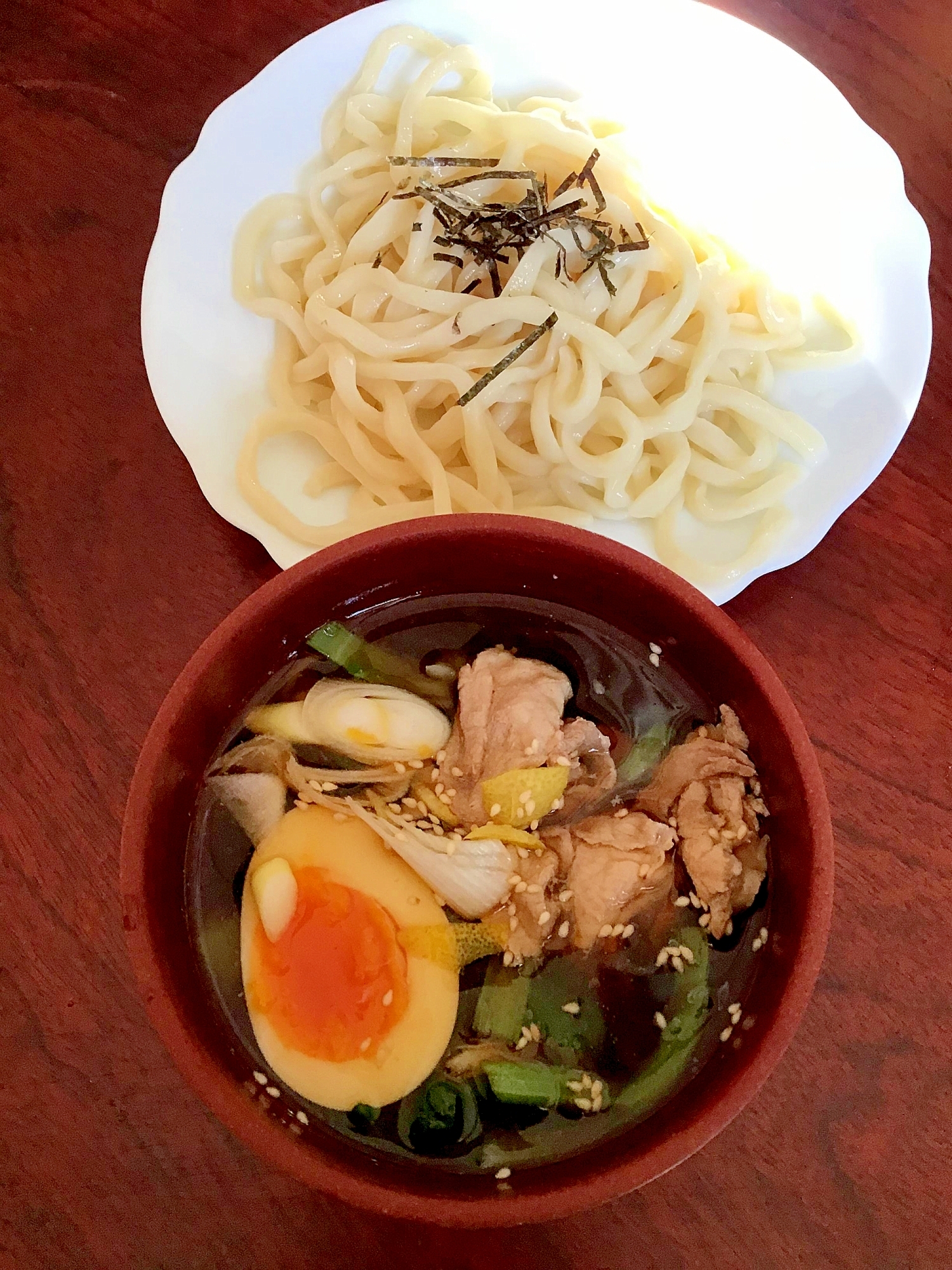 ラー油でピリッと豚と卵とほうれん草の漬け汁うどん。