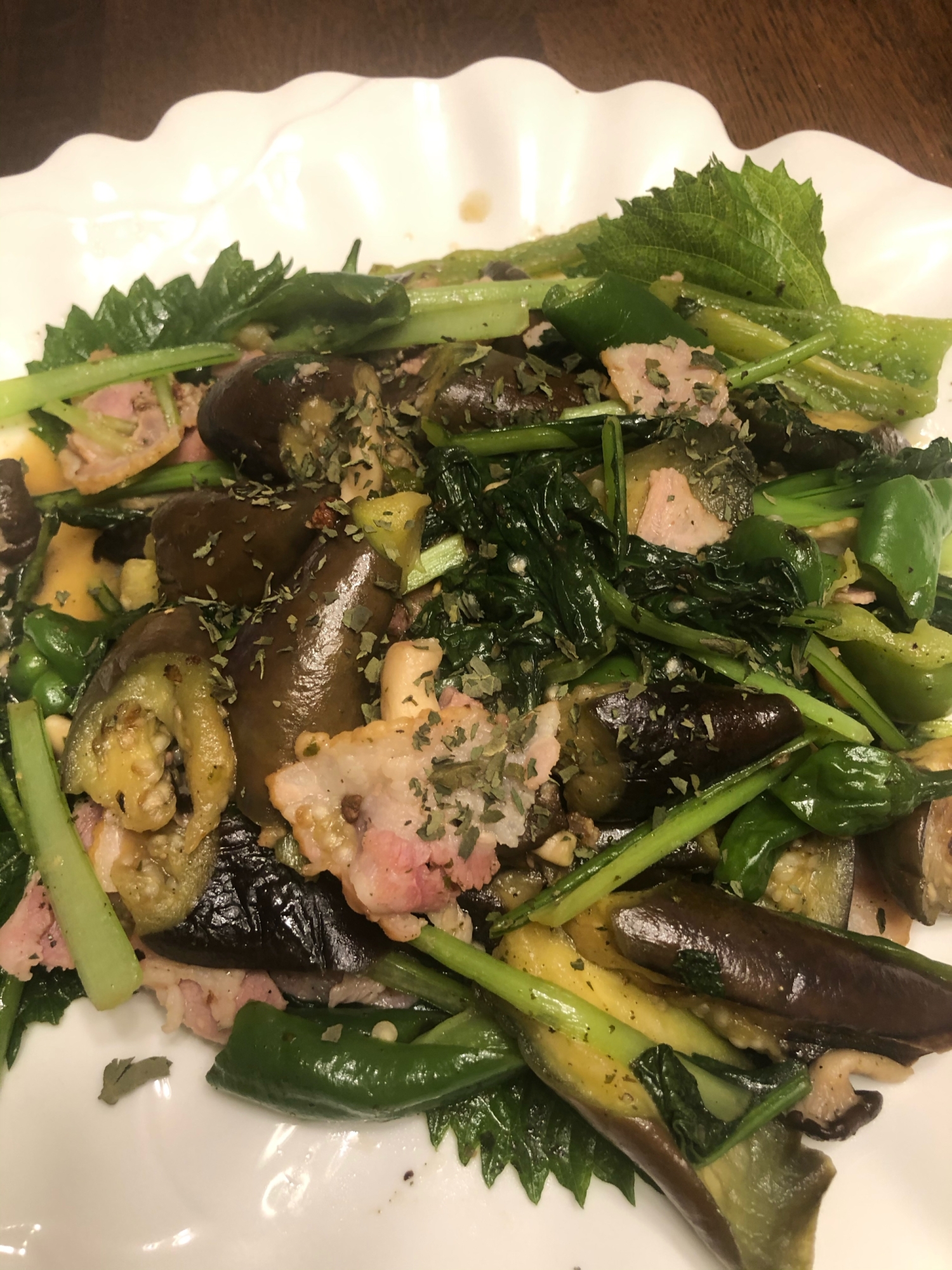 アマランサス ナスとベーコンの塩レモン炒め