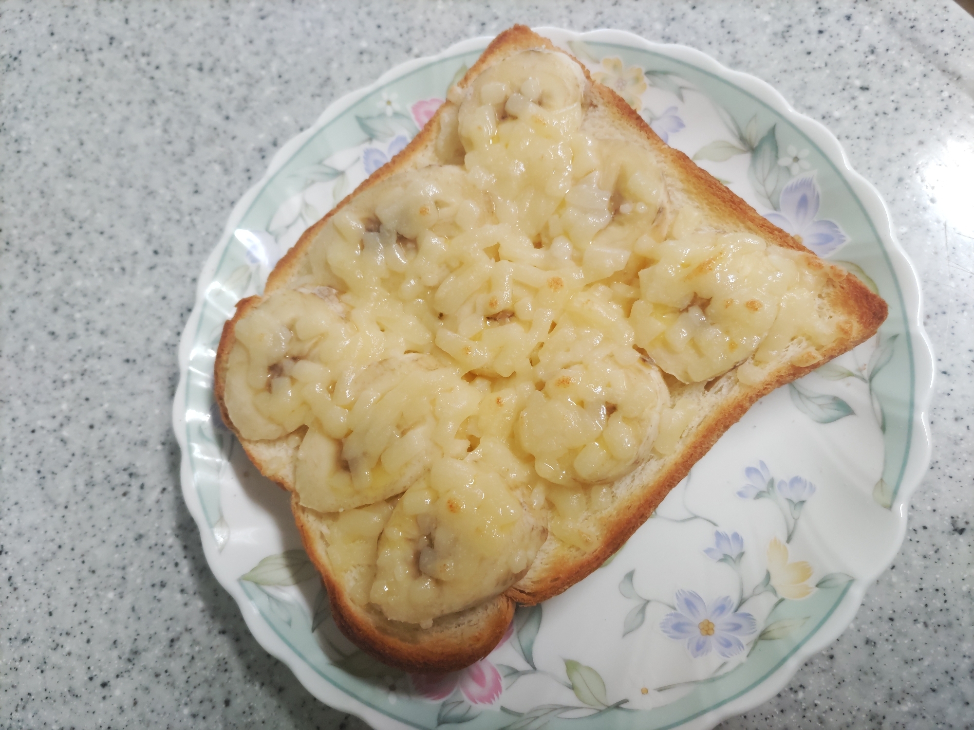 バナナとはちみつとチーズトースト
