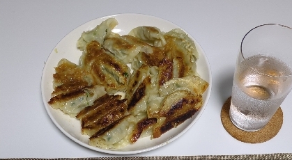 この餃子は子供の頃に食べた味です！レシピも同じで嬉しい発見！ニラとにんにくをたっぷり入れてスタミナ満点です！とても美味しかったです。教えてくれてありがとう♡