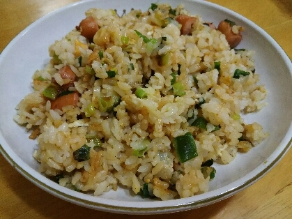 子どもが喜ぶソーセージの炒飯ですね！美味しかったです☆残り物と残りご飯が美味しくなりました！ごちそうさまでした♪